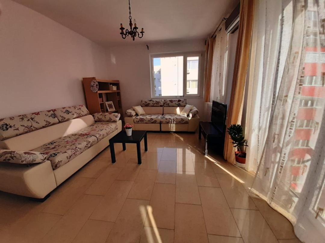 Arad Chic Apartament Uta Ngoại thất bức ảnh
